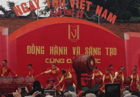 Célébration de la 15e Journée de la poésie vietnamienne