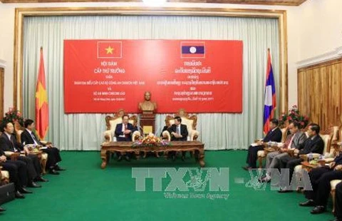 Le Vietnam et le Laos dynamisent leur coopération dans la sécurité publique