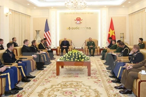 Le chef d'état-major adjoint de l'Armée populaire reçoit une délégation de l'Armée américaine 