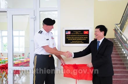 Les États-Unis remettent une école maternelle à Thua Thien-Hue 