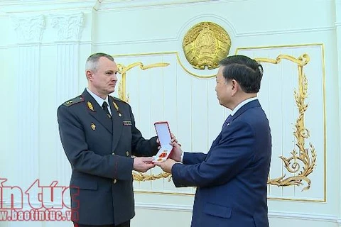 Le ministre vietnamien de la Sécurité publique participe au centenaire de la police biélorusse 