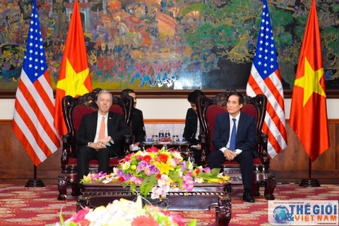 L’ambassadeur américain en visite à Phu Tho