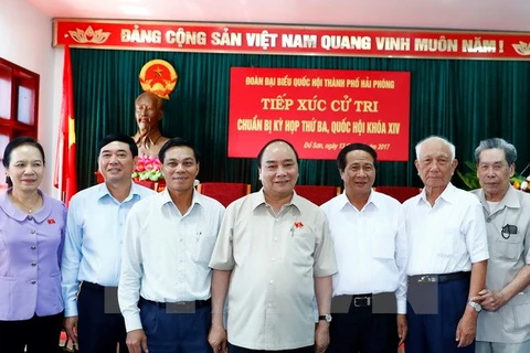 Le Premier ministre Nguyen Xuan Phuc rencontre l'électorat de Hai Phong