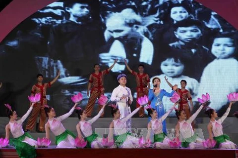 Activités célébrant le 127ème anniversaire du président Ho Chi Minh