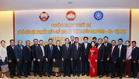 Vietnam-Laos-Cambodge : renforcer des relations diplomatiques entre les Fronts de la Patrie 