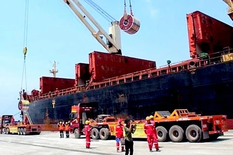 Le Groupe Hoa Sen exporte 12.000 tonnes de tôles ondulées vers l’Europe