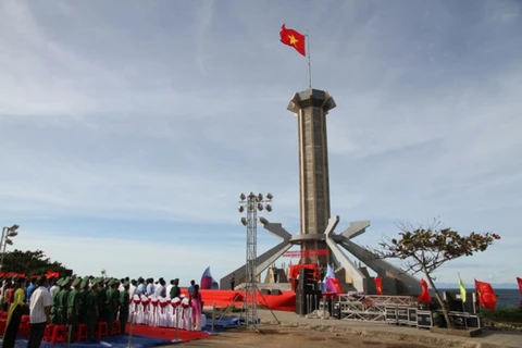 Une tour du drapeau national inaugurée au district insulaire de Côn Co à Quang Tri