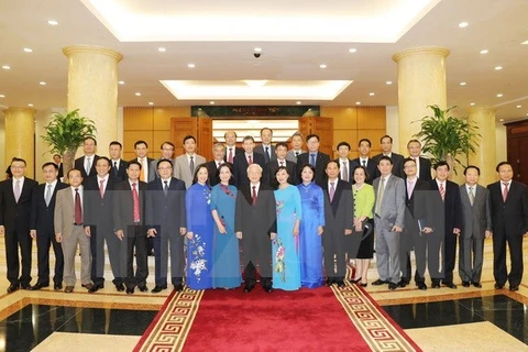 Nguyen Phu Trong rencontre de nouveaux ambassadeurs et représentants vietnamiens