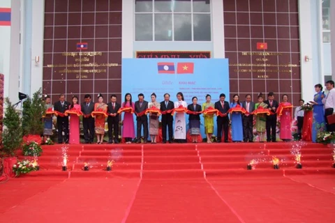 Une exposition photographique pour marquer les relations Vietnam-Laos