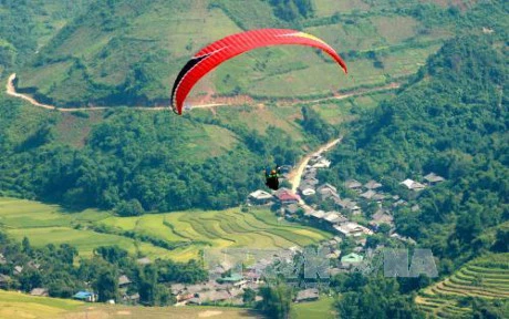 Ouverture du Festival de parapente au col Khau Pha à Yen Bai 