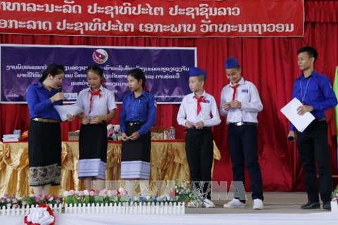 Concours de connaissances sur les relations Laos-Vietnam