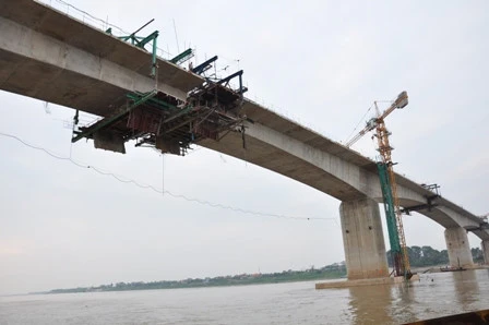 Nam Dinh : Mise en chantier du pont Thinh Long