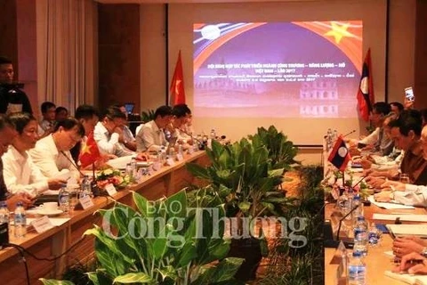 Vietnam - Laos: renforcement de la coopération dans l’énergie, l’industrie et l’exploitation minière
