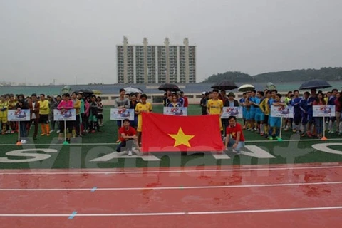 Les Vietnamiens en R. de Corée organisent un tournoi de football en faveur des enfants pauvres