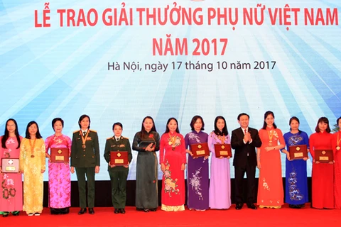 Les Prix des Femmes vietnamiennes 2017 remis à 18 individus et collectivités