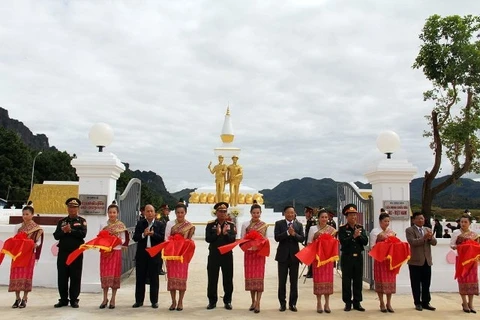 Inauguration d’un mémorial de l’alliance armée Vietnam-Laos à Xaysomboun