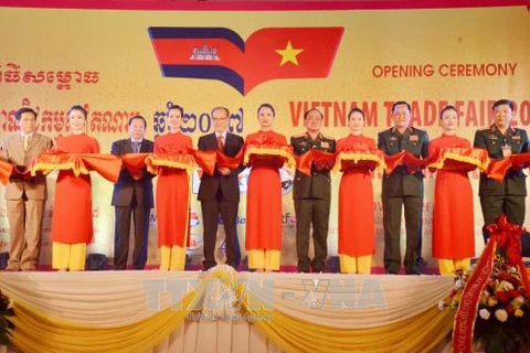 Ouverture de la foire commerciale Vietnam 2017 au Cambodge