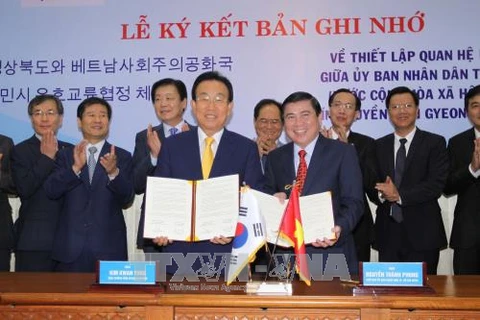 Ho Chi Minh-Ville et Gyeongsangbuk établissent des liens d’amitié et de coopération