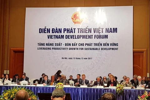 Ouverture du Forum du développement du Vietnam à Hanoi