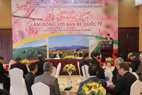 Lâm Dông rencontre des diplomates à l’occasion des floralies de Dà Lat