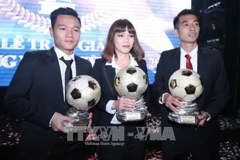 Football : Dinh Thanh Trung remporte le Ballon d'Or du Vietnam 2017