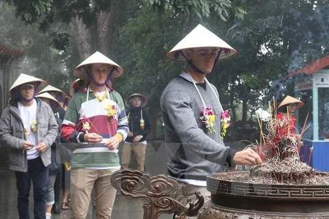 De premiers touristes étrangers de 2018 visitent Phu Tho 