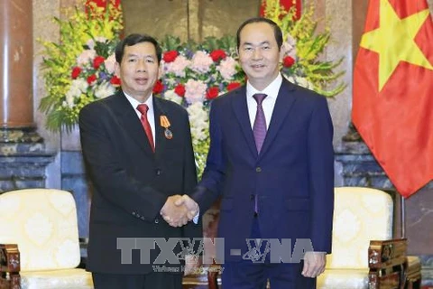 Le président vietnamien reçoit le président de la Cour populaire suprême du Laos