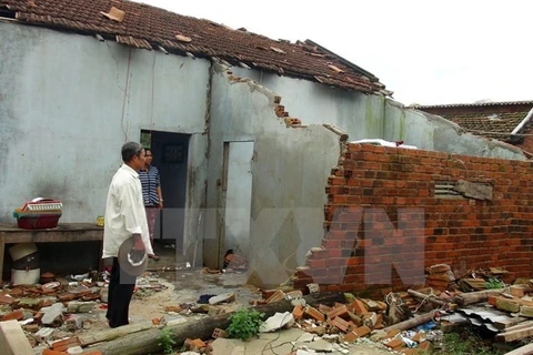 Aides laotiennes pour les victimes vietnamiens des catastrophes naturelles