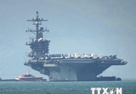 Dà Nang accueille le porte-avions USS Carl Vinson