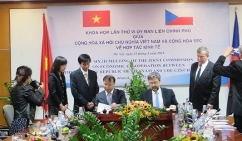 Nécessité de créer une percée dans les relations commerciales Vietnam - R. tchèque