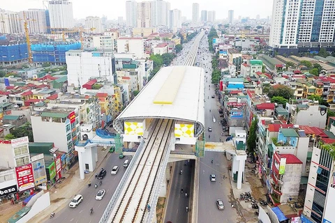 Développement des infrastructures urbaines: renforcement de la coopération vietnamo-française