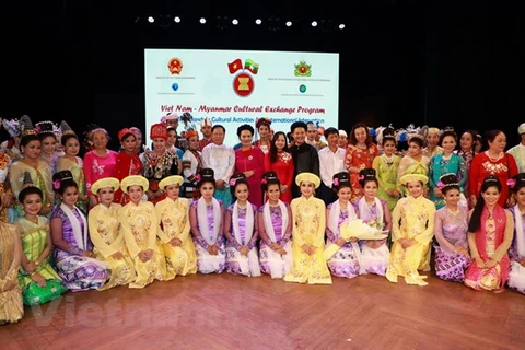 Accélération de la promotion culturelle du Vietnam au Myanmar