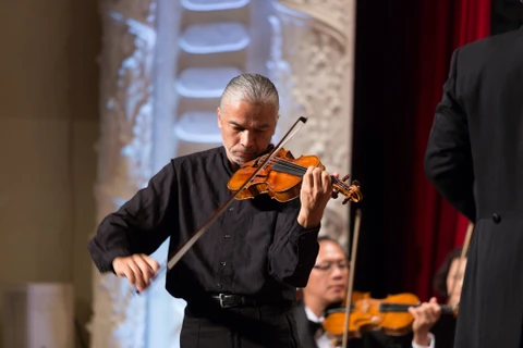 Le violoniste Stéphane Tran Ngoc en concert à Hô Chi Minh-Ville
