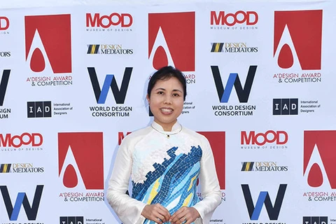 La peintre Nguyen Thu Thuy remporte la médaille d’argent à un concours international de design