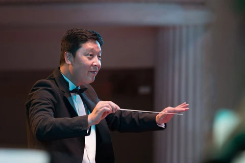 Le chef d'orchestre Le Phi Phi va diriger le concert des œuvres de Bach le 9 août