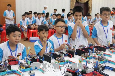 Des élèves de Ho Chi Minh-Ville dominent le concours robotique IYRC Vietnam 2018