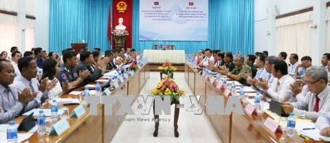 Vietnam-Cambodge : renforcer la coopération entre les provinces d’An Giang et de Takeo