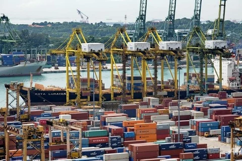 Les exportations de Singapour maintiennent leur croissance en août
