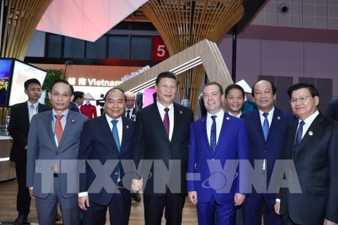 Le PM Nguyen Xuan Phuc à la Foire internationale des importations chinoises à Shanghai