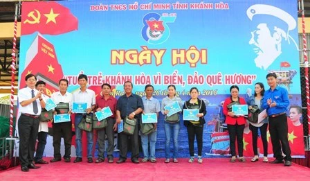 Khanh Hoa: ​Fête de la jeunesse pour la mer et les îles de la Patrie