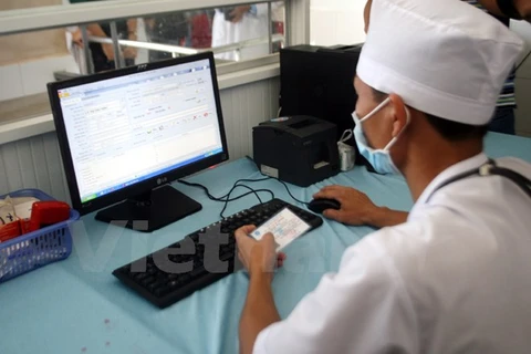 VNPT présente son système d'information de la santé à Singapour