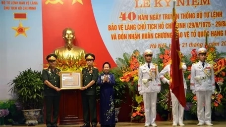 Célébration de la Journée traditionnelle de l’Unité protégeant le mausolée Hô Chi Minh 