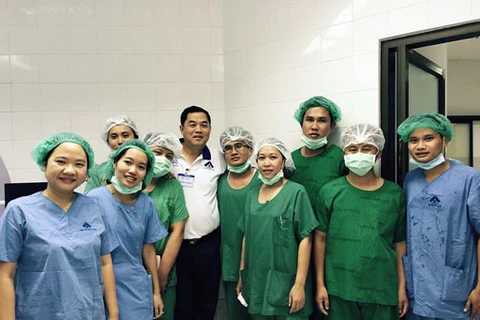 Les médecins vietnamiens au chevet des patients démunis au Laos