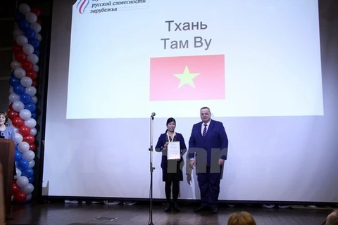 Une enseignante vietnamienne remporte deux récompenses de langue russe 