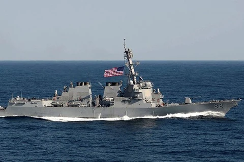 Mer Orientale : un navire américain près des îlots construits illégalement par la Chine