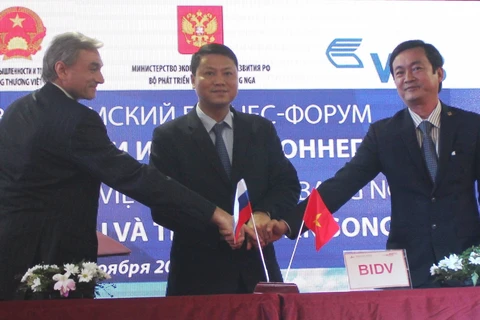 Vietnam et Russie se dotent d’un canal de paiement en monnaies nationales 