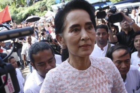 Myanmar: Le parti d’Aung San Suu Kyi remporte la majorité absolue