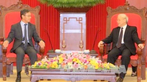 Nguyên Phu Trong reçoit le nouvel ambassadeur du Laos au Vietnam 