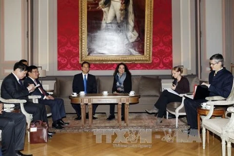 Le PM Nguyen Tan Dung rencontre des dirigeants belges