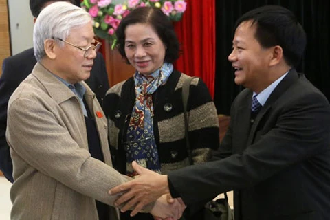 Le secrétaire général du PCV rencontre des électeurs de Hanoi
